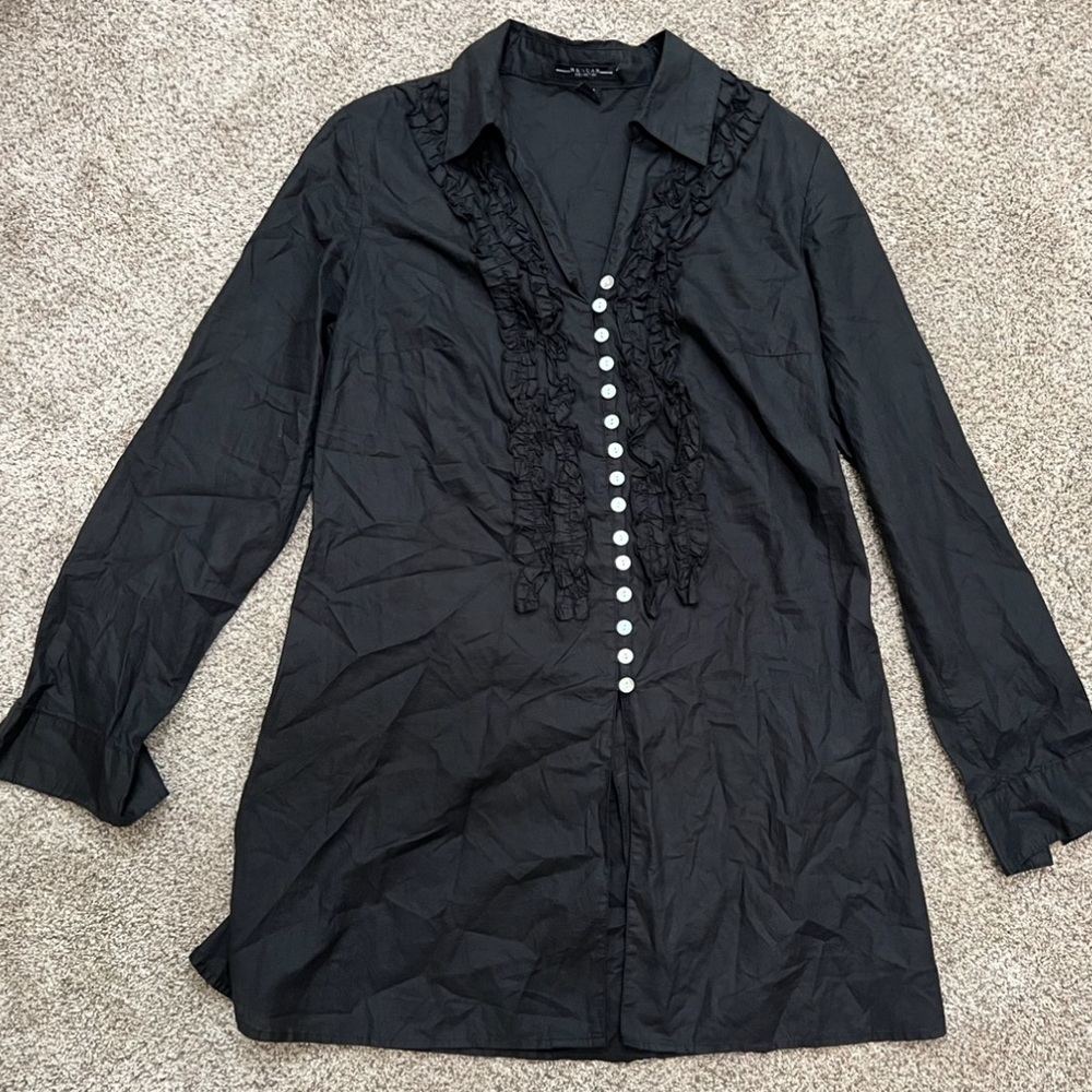 Renuar size 6 black blouse
